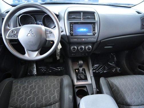Labrador Black Pearl 2025 Mitsubishi Outlander Sport 2.0 ES
