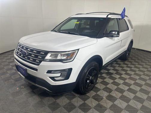Oxford White 2017 Ford Explorer XLT