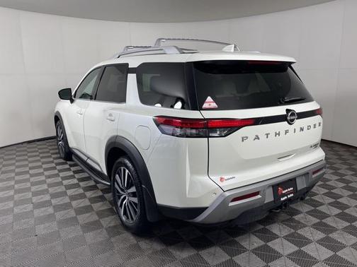 2022 Nissan Pathfinder Platinum