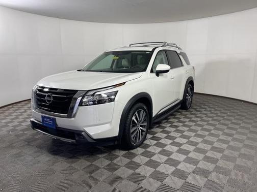2022 Nissan Pathfinder Platinum