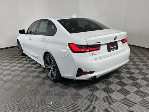 2019 BMW 330 i xDrive
