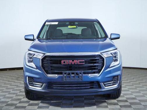Metallic 2024 GMC Terrain SLE