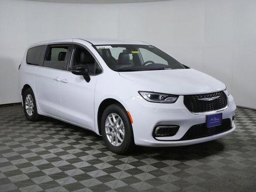 Bright White Clearcoat 2025 Chrysler Pacifica Select
