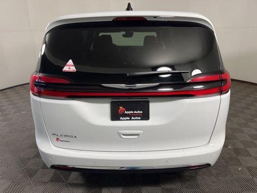 Bright White Clearcoat 2025 Chrysler Pacifica Select
