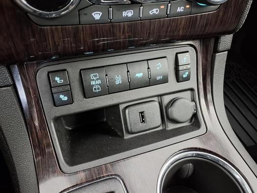 2017 Chevrolet Traverse 2LT