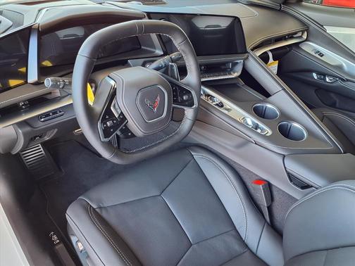 2026 Chevrolet Corvette Stingray w/2LT