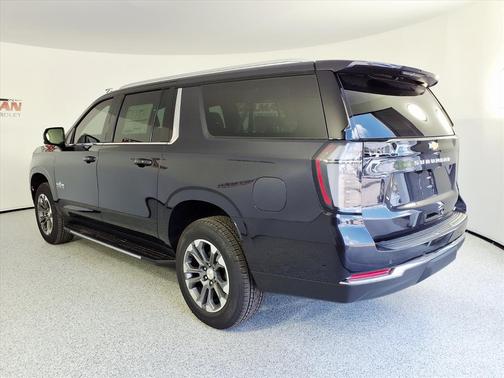 2025 Chevrolet Suburban LT
