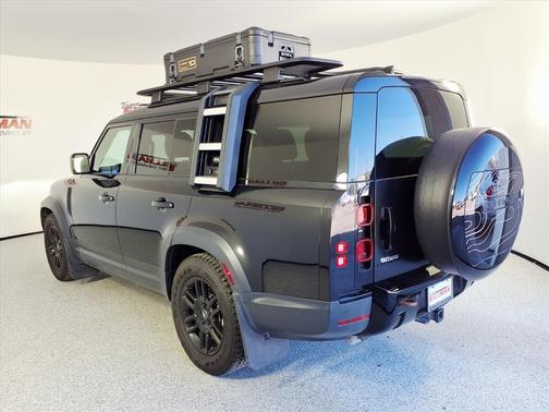 2023 Land Rover Defender 130 SE