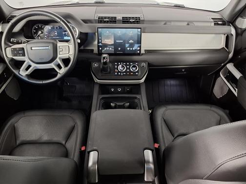 2023 Land Rover Defender 130 SE