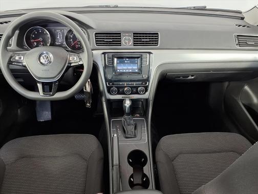 2016 Volkswagen Passat 1.8T S