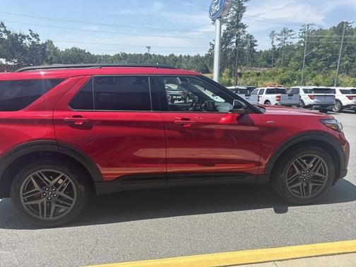 RAPID RED MET TINTED CC 2025 Ford Explorer ST-LINE