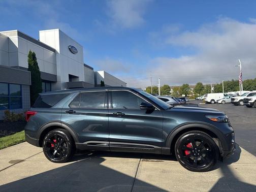 2022 Ford Explorer ST