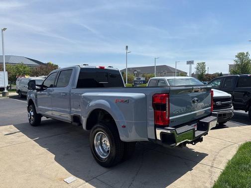 2025 Ford F-350 Lariat Super Duty