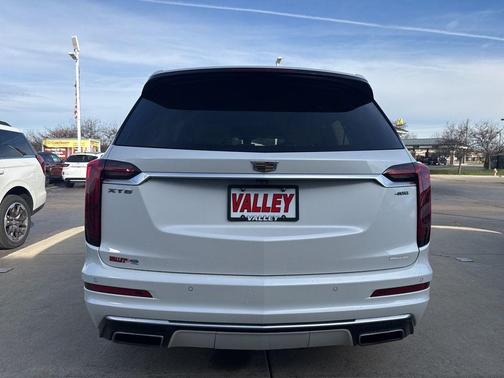 2022 Cadillac XT6 Premium Luxury FWD