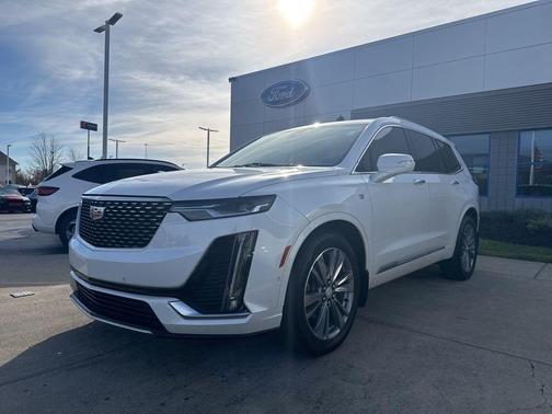 2022 Cadillac XT6 Premium Luxury FWD