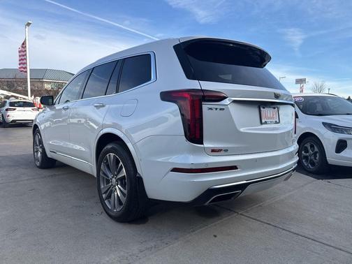 2022 Cadillac XT6 Premium Luxury FWD