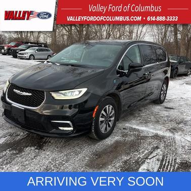 2023 Chrysler Pacifica Hybrid Touring L