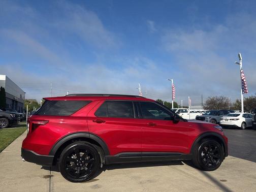 2022 Ford Explorer ST-Line