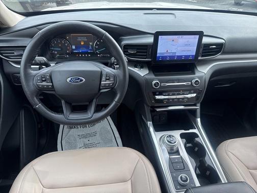 White Metallic 2020 Ford Explorer XLT