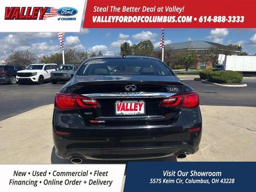 2016 INFINITI Q70 3.7X