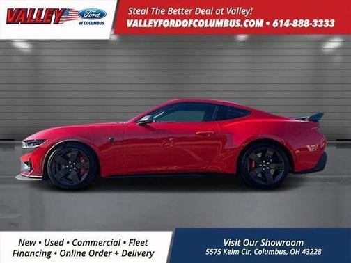 2025 Ford Mustang Dark Horse