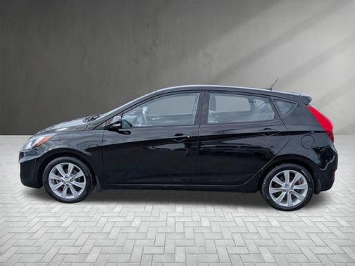 2013 Hyundai Accent SE