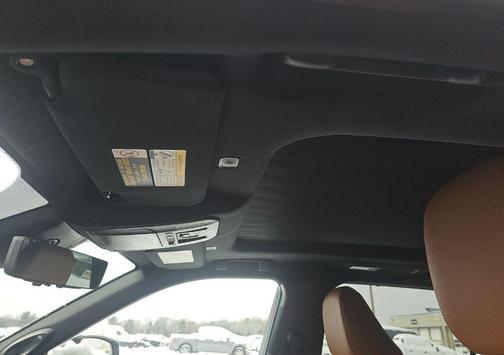 2025 Toyota Highlander Hybrid Platinum