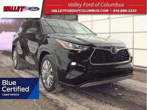 Midnight Black Metallic 2025 Toyota Highlander Hybrid Platinum