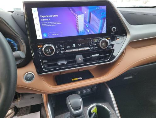 Midnight Black Metallic 2025 Toyota Highlander Hybrid Platinum