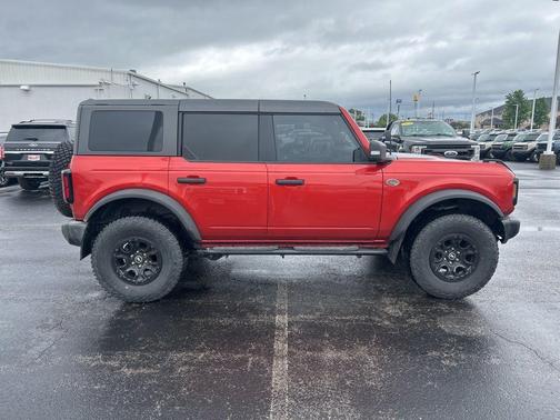 Hot Pepper Red Metallic Tinted Clearcoat 2023 Ford Bronco Wildtrak