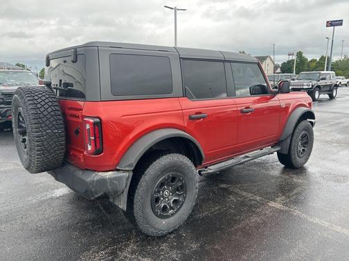 Hot Pepper Red Metallic Tinted Clearcoat 2023 Ford Bronco Wildtrak