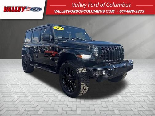 Black Clearcoat 2021 Jeep Wrangler Unlimited Sahara Altitude