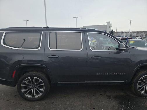 2022 Jeep Grand Wagoneer Series III