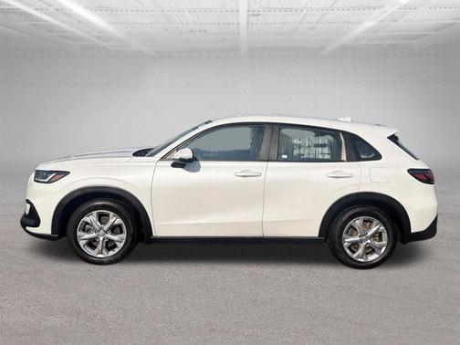 White 2024 Honda HR-V LX