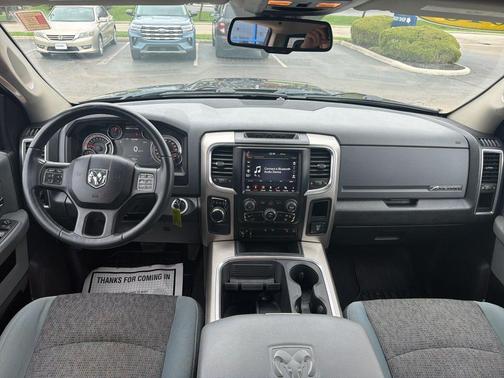 Brilliant Black Crystal Pearlcoat 2018 RAM 1500 Big Horn