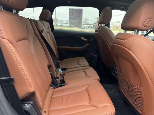 2020 Audi Q7 55 Premium Plus
