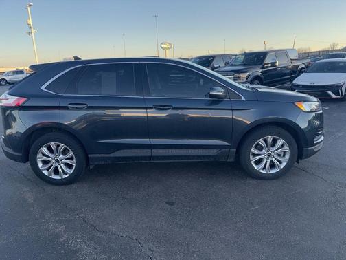 2023 Ford Edge Titanium
