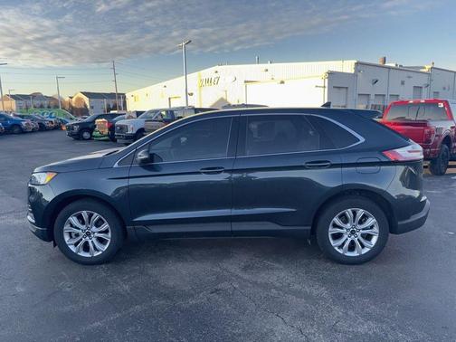 2023 Ford Edge Titanium