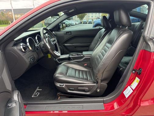 2005 Ford Mustang GT Premium