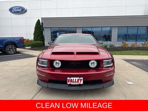 2005 Ford Mustang GT Premium
