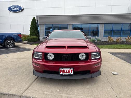 2005 Ford Mustang GT Premium