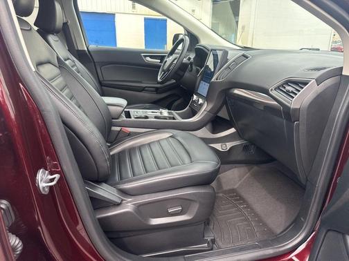 Burgundy 2024 Ford Edge SEL