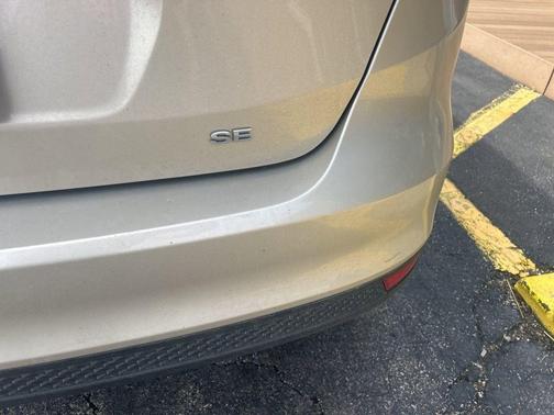 White Gold Metallic 2017 Ford Focus SE