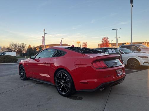 2022 Ford Mustang EcoBoost Premium