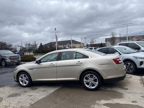 2018 Ford Taurus SE