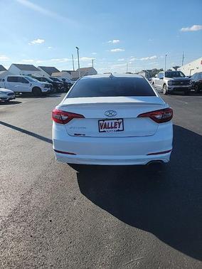 2017 Hyundai SONATA SE