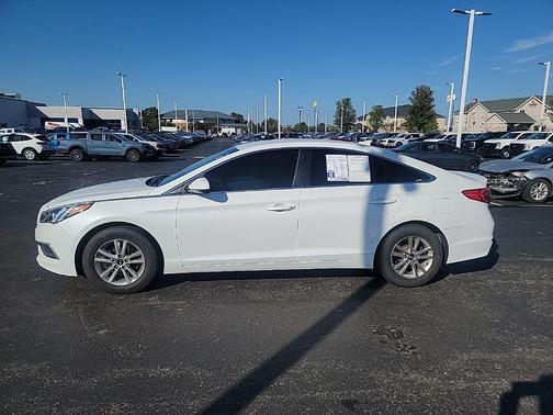 2017 Hyundai SONATA SE