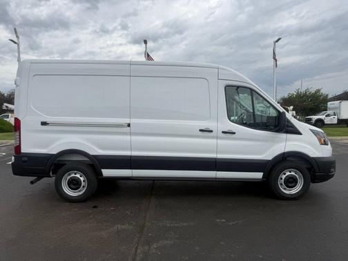 Oxford White 2026 Ford Transit-250 148 WB Medium Roof Cargo