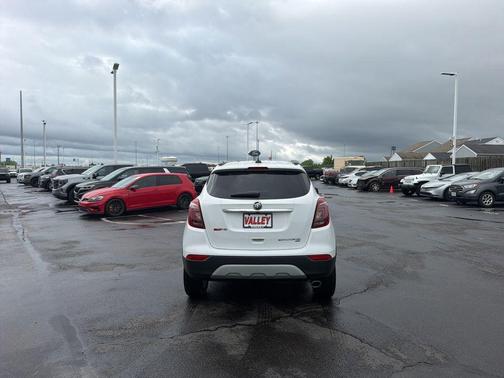 Summit White 2022 Buick Encore Preferred