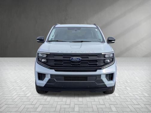 Space Silver 2026 Ford Expedition Max Active